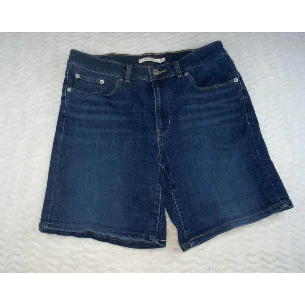 Levi’s Classic shorts women’s size 27 inseam 7